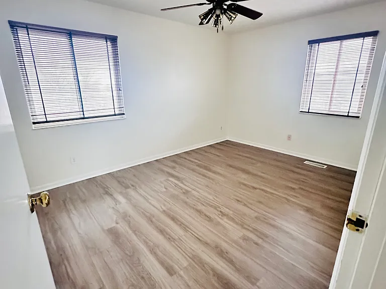 2145 Trailridge Dr — Photo 12