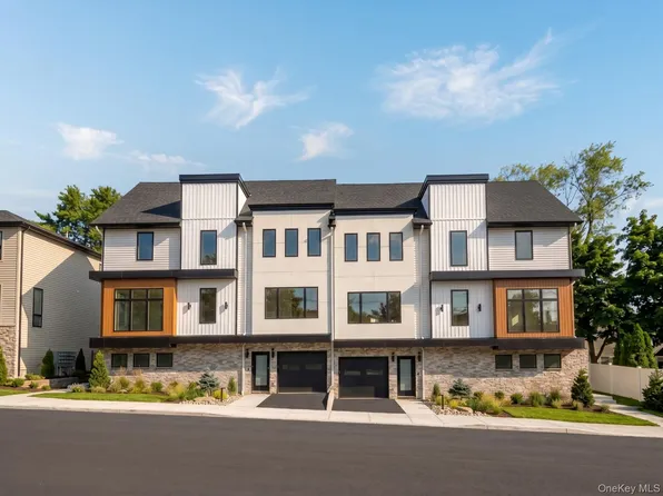 9 Lincoln Street #201, Spring Valley, NY 10977