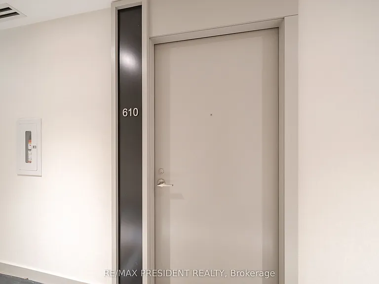 400 King St W #610 — Photo 25