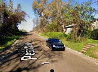 633 Pearl St NW, Camden, AR 71701