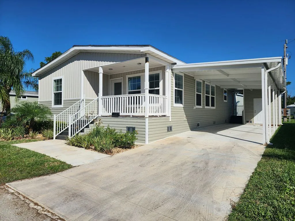 3 bed, 2.0 bath, 1393 sqft, $1,750 — Photo 2