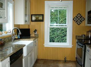 51 Spring St, Hope Valley, RI 02832