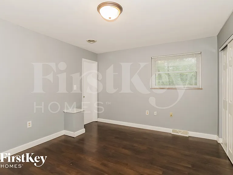 280 Genoma Dr — Photo 11