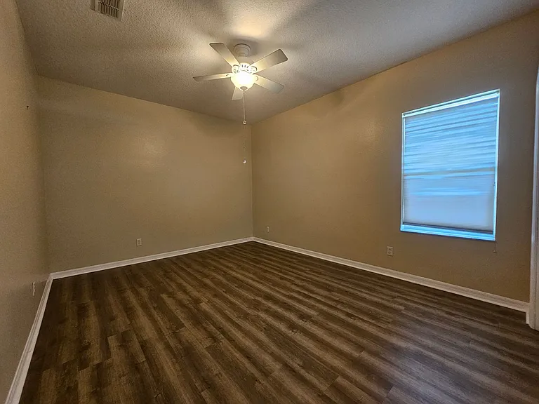 1107 Oxbridge Dr — Photo 56