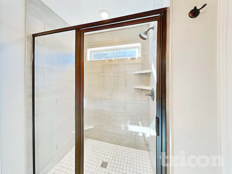 1059 Spicer Dr — Photo 9