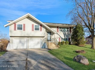 433 S Salem Dr, Schaumburg, IL