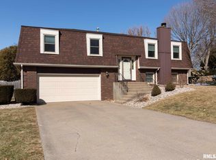 477 Burr Oak Dr, Geneseo, IL 61254