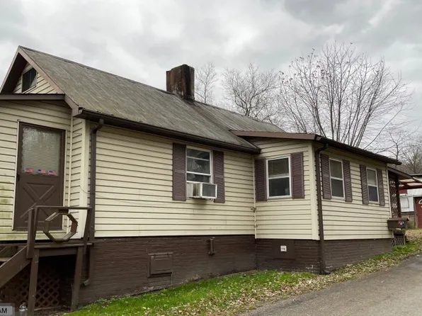 155 Gilmore Rd, Uniontown, PA 15401