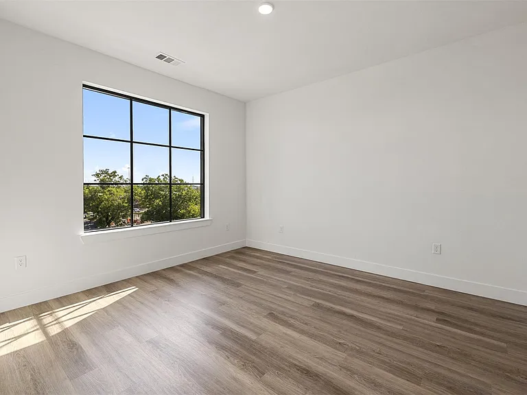 4315 S Congress Ave #428 — Photo 11