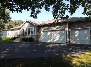 8702 Lakeview Ave, Crystal Lake, IL 60014