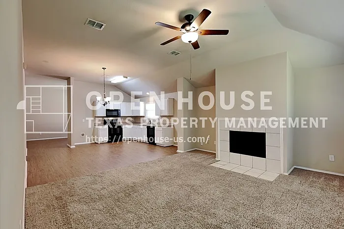 4 bed, 2.0 bath, 1957 sqft, $2,180 — Photo 3