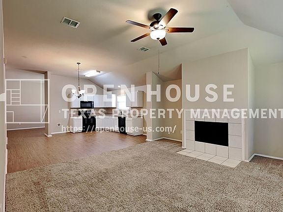 3rd image of 5561 Spring Ridge Dr
