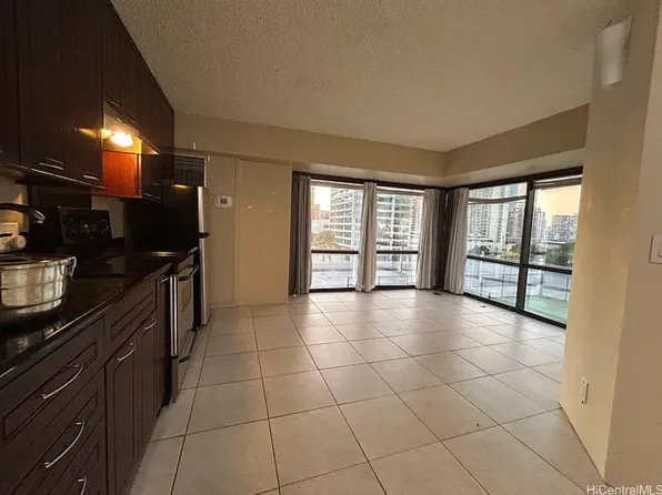 1750 Kalakaua Ave APT 702, Honolulu, HI 96826