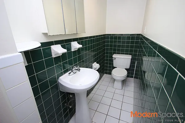 Rented by Nooklyn NYC LLC | media 17