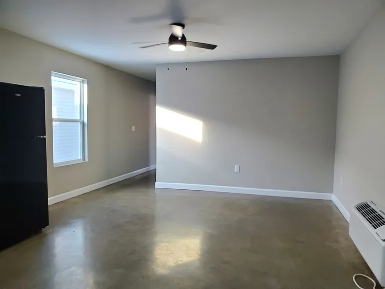 608 Main St #2 — Photo 3