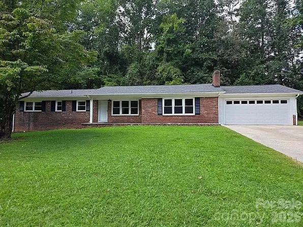 3828 Stroupe St, Morganton, NC 28655