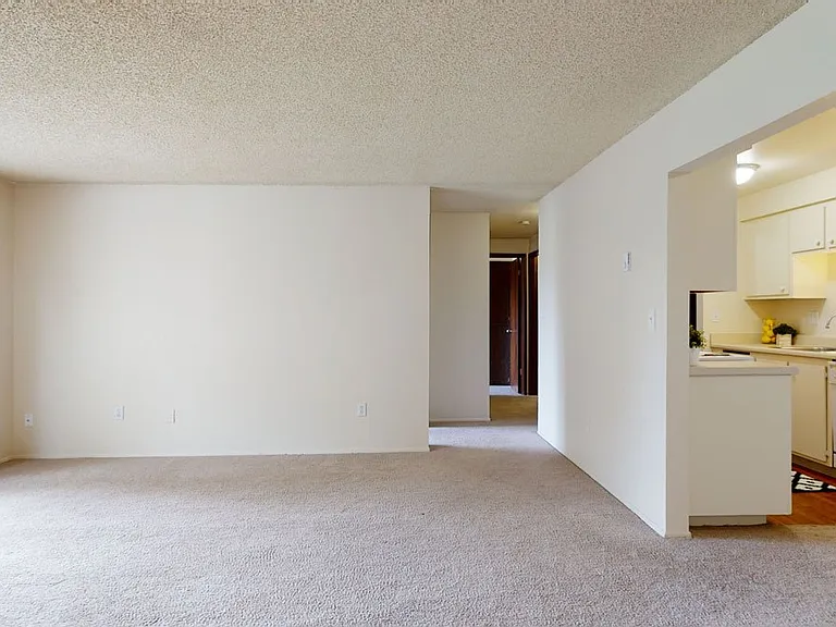 Lakeside Apartments — Photo 13