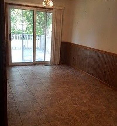 Spacious Dining Area