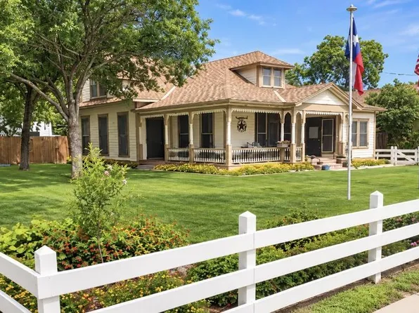 101 N 11th St, Junction, TX 76849