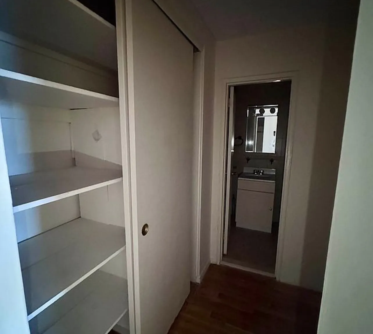 Studio, 500 sqft, $1,800 — Photo 3