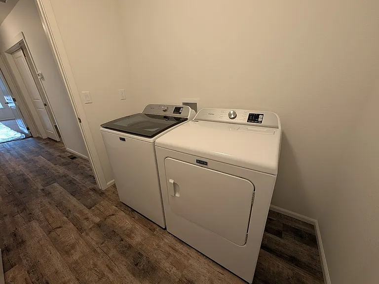3411 Glacier Dr — Photo 9