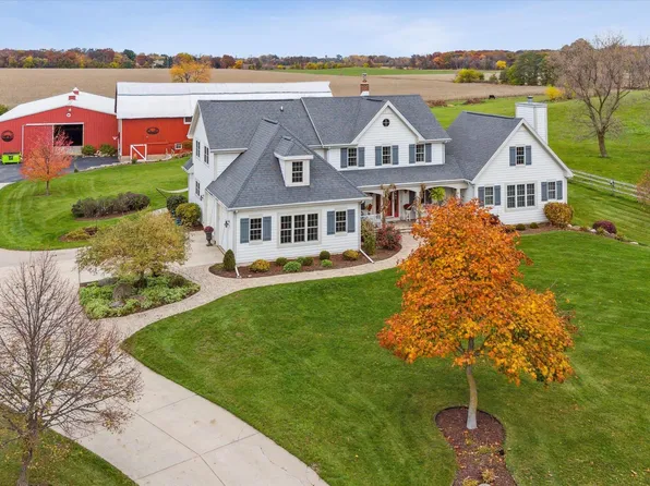 11202 W Gibbs Lake Rd, Evansville, WI 53536