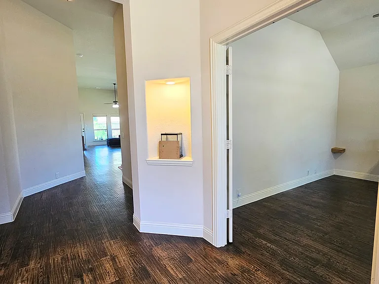 210 Spruce Valley Dr — Photo 5