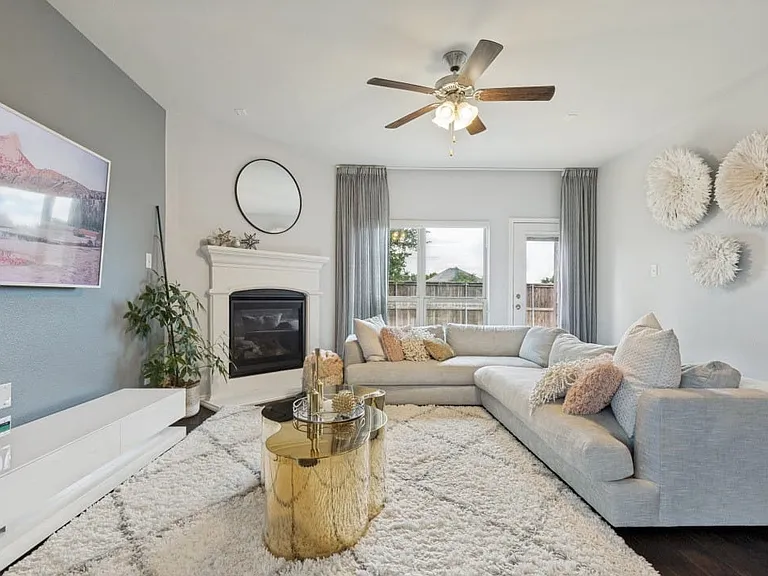 10105 Barstow Way — Photo 4
