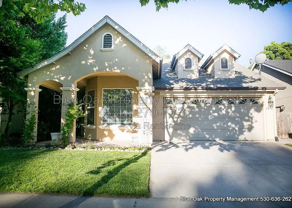 1513 Ridgebrook Way