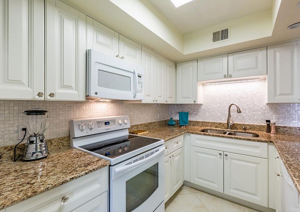 1st image of 112 Clyburn St #4