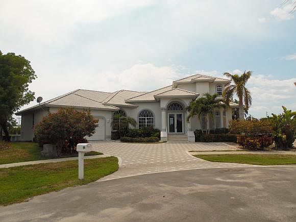 1st image of 888 Rose Ct