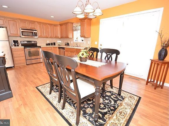 5th image of 88 Bradford Dr