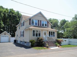 17 Peterson Rd, Quincy, MA 02169