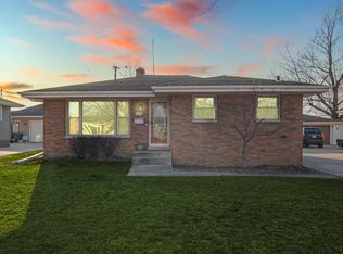 1738 N Lafayette St, Griffith, IN 46319