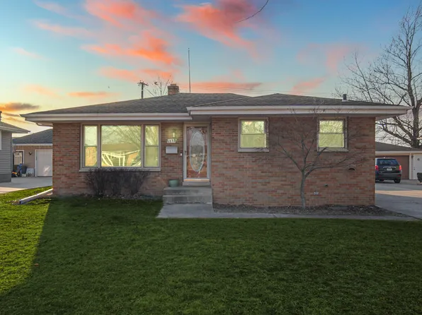 1738 N Lafayette St, Griffith, IN 46319