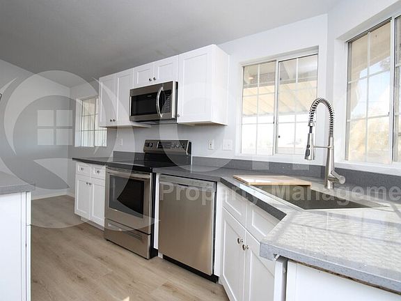 5th image of 9939 E Cicero St