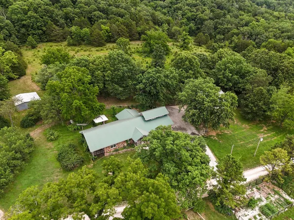 612 Inman School Road, Crane, MO 65633