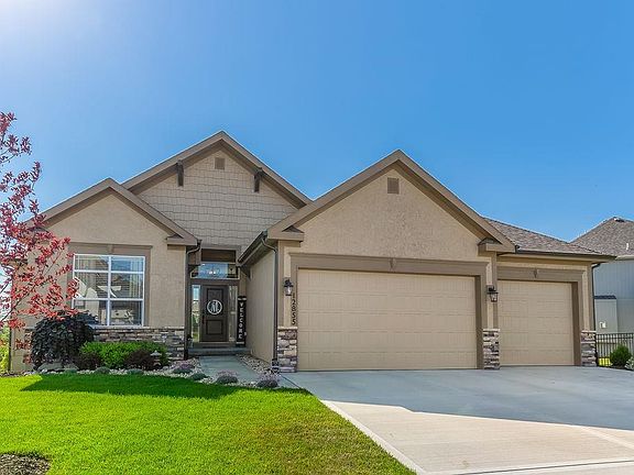4th image of 12855 N Foxglove Cir