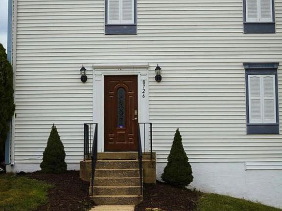 2nd image of 8726 East Grv