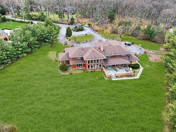 2nd image of 70 Weatherlow Ln