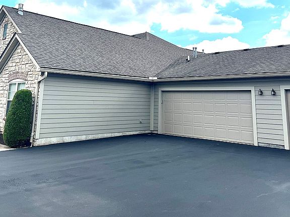 5th image of 301 River Glen Dr NE
