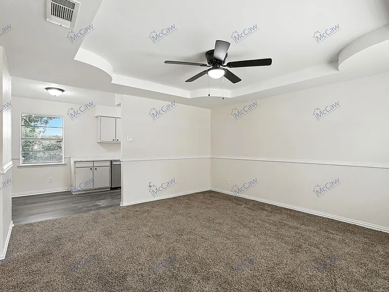 4425 Central Ln — Photo 3