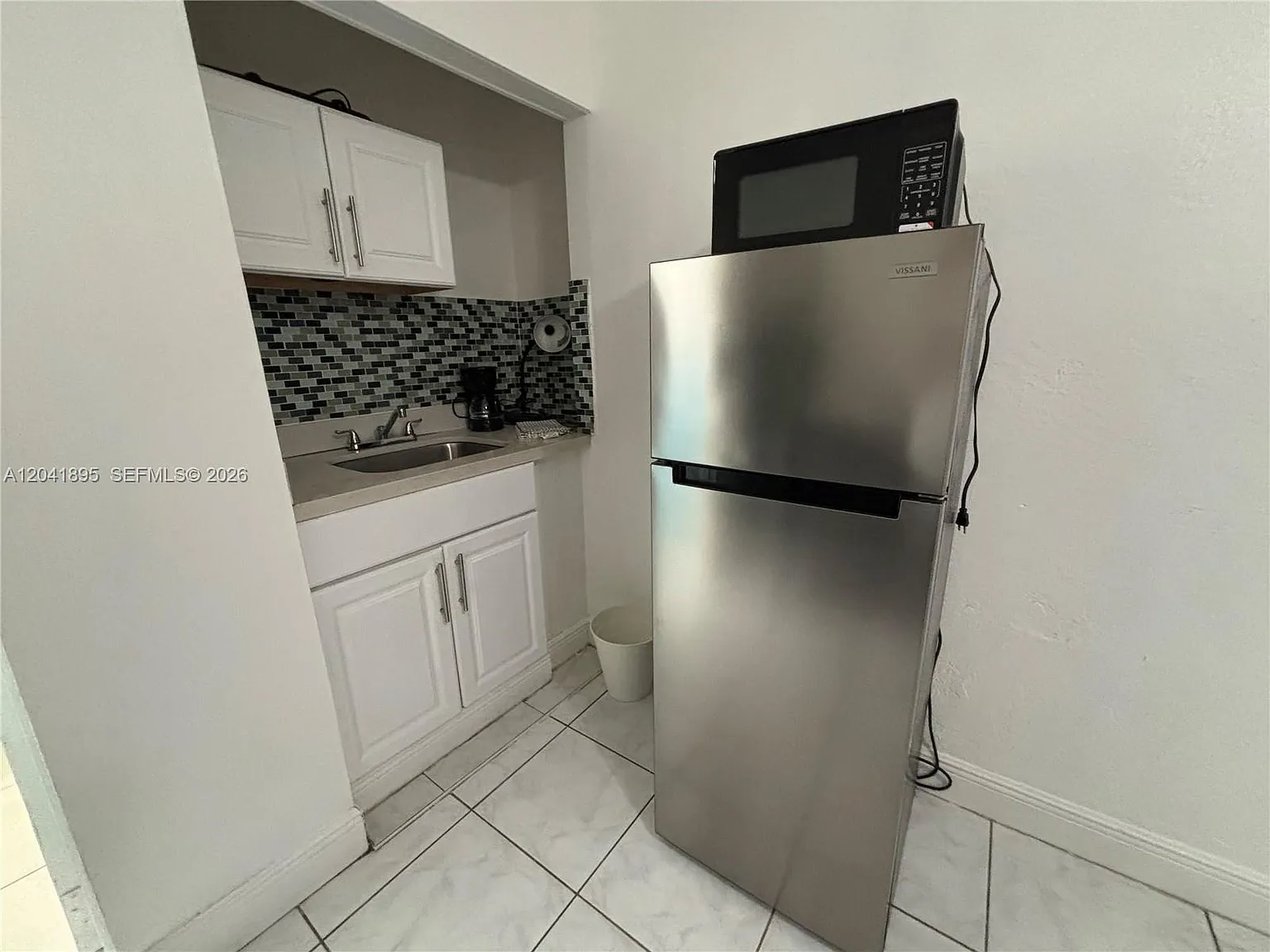 Hollywood South Side Add — Photo 3