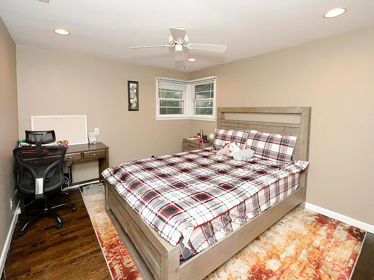 38 Griswold Pl — Photo 14