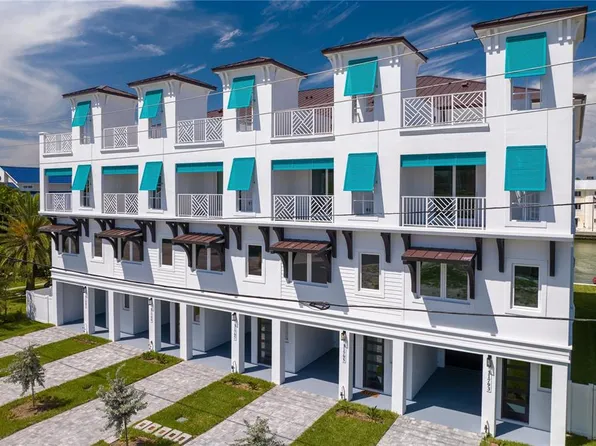 11795 1st St E, Treasure Island, FL 33706