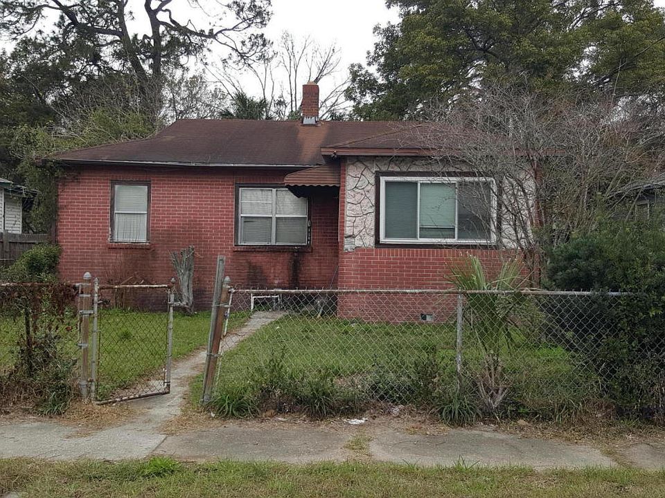 1st image of 1823 E 23rd St