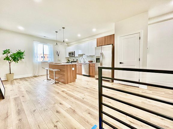 2nd image of 2500 E Tioga St #4