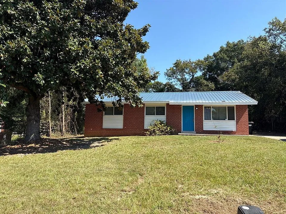 962 Farwell Dr