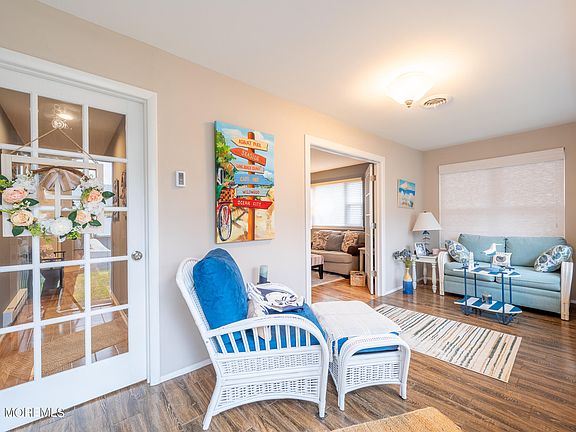 4th image of 8 Monticello Drive #B
