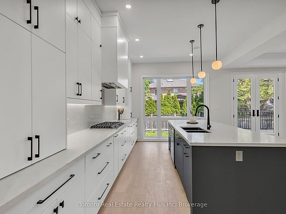 4th image of 25 Cronin Dr